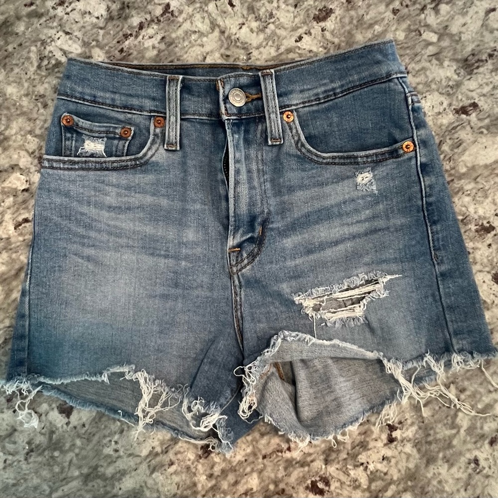 Levi’s High Rise Shorts size 25